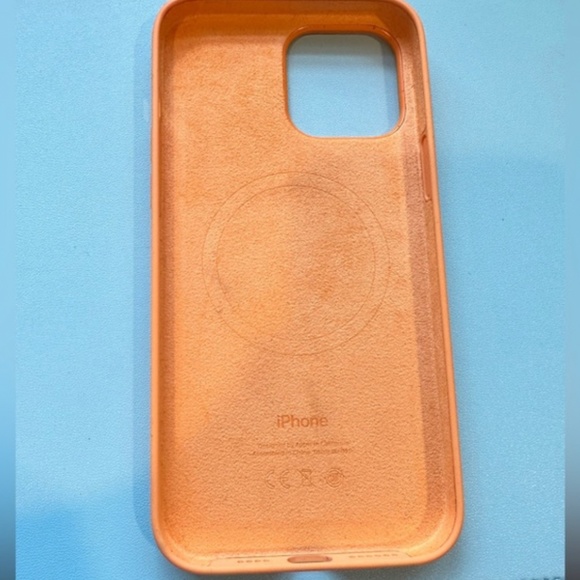 iPhone case - Picture 2 of 3